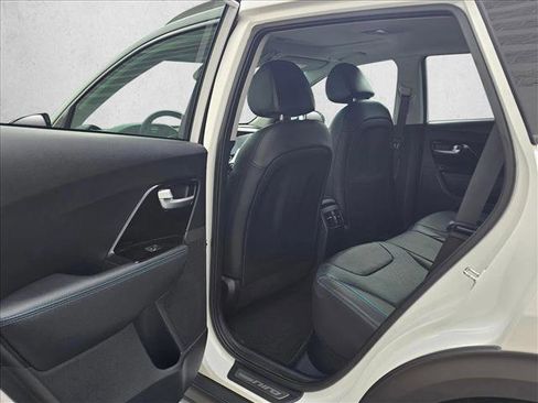 Used 2022 Kia Niro EX Premium image 14