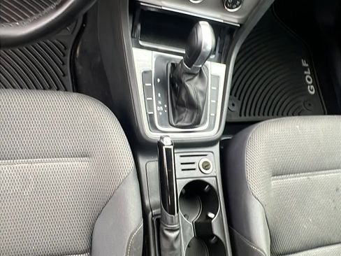 Used 2017 Volkswagen Golf S image 26