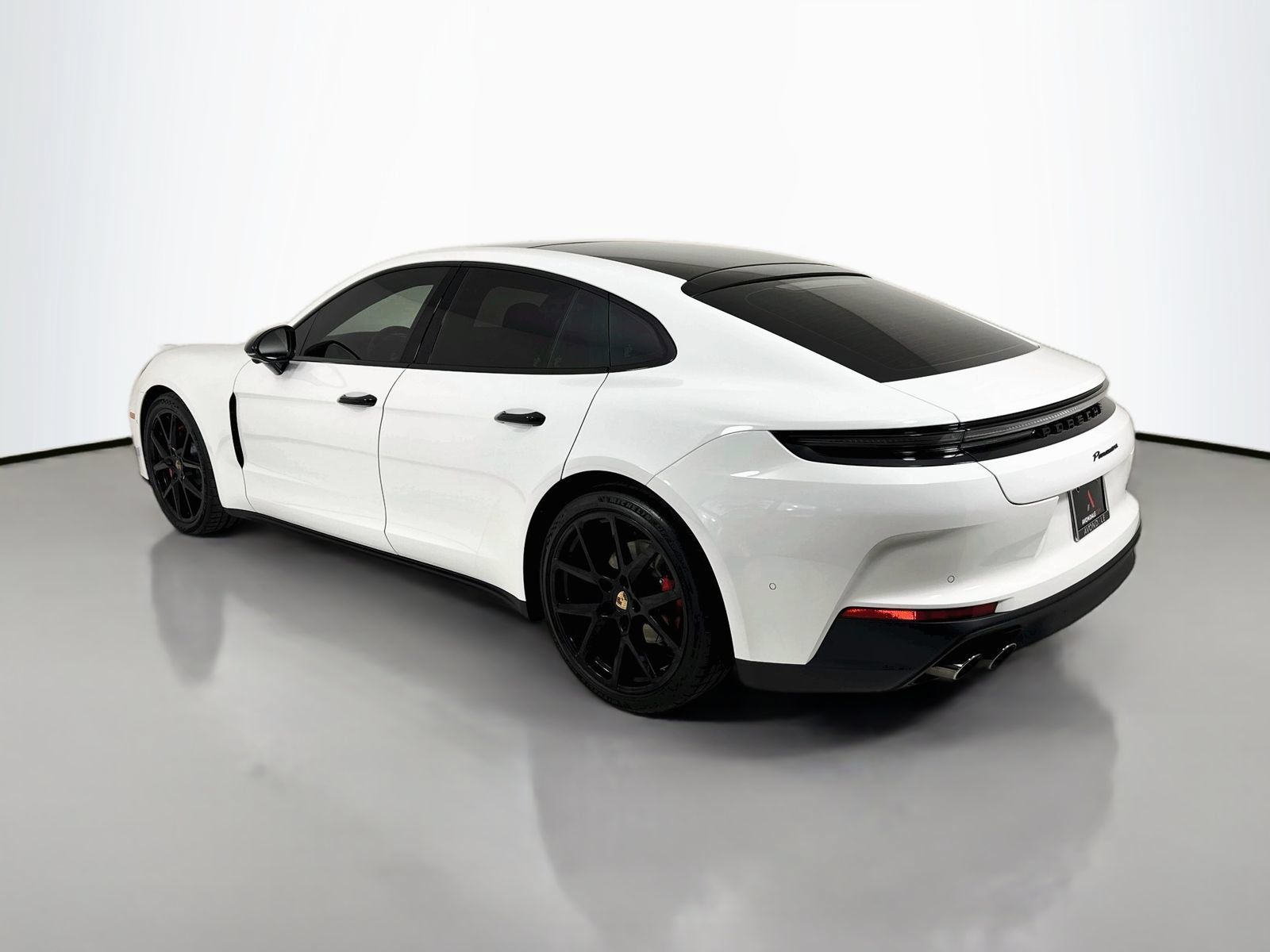 Used 2025 Porsche Panamera RWD image 5
