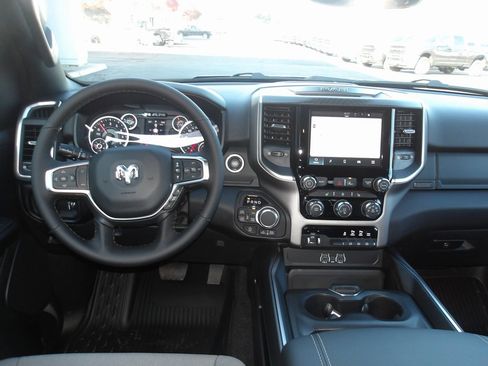 New 2026 RAM 1500 4x4 Crew Cab image 13