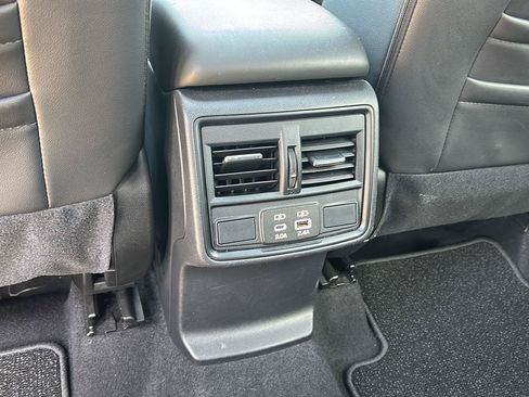 Used 2025 Subaru Forester Premium AWD/4WD image 20