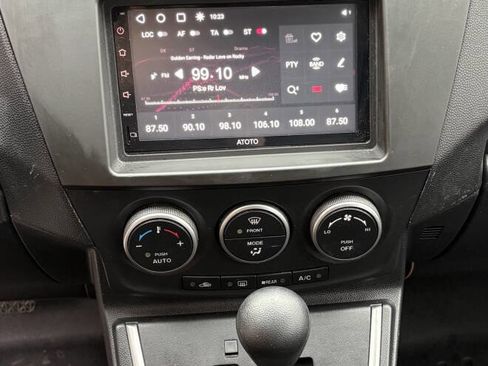 Used 2014 MAZDA MAZDA5 Sport image 10