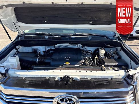 Used 2017 Toyota Tundra SR5 w/ SR5 Upgrade Package image 30