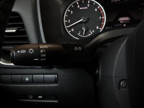 Used 2025 Nissan Rogue SV FWD image 35