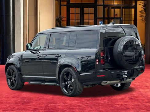 Certified 2025 Land Rover Defender 130 X-Dynamic SE AWD/4WD image 23
