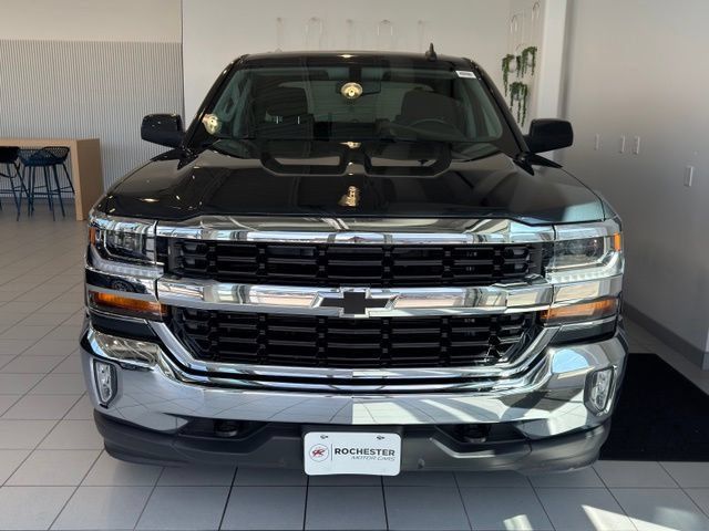 Used 2017 Chevrolet Silverado 1500 LT w/ All Star Edition AWD/4WD image 34