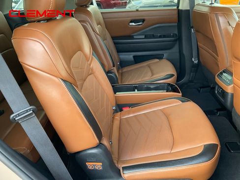 Used 2023 Nissan Pathfinder Platinum AWD/4WD image 44