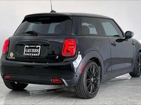Used 2024 MINI Cooper SE w/ Signature Upholstery Package FWD image 2