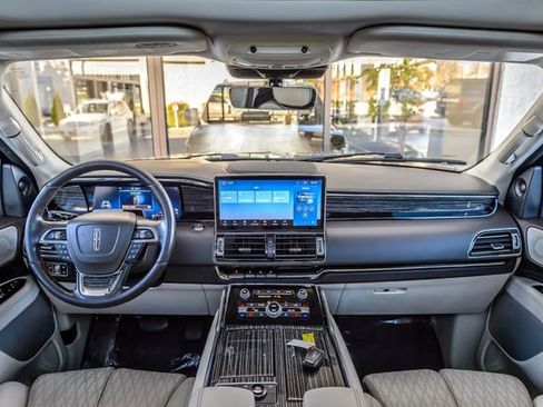 Used 2022 Lincoln Navigator L Black Label image 3