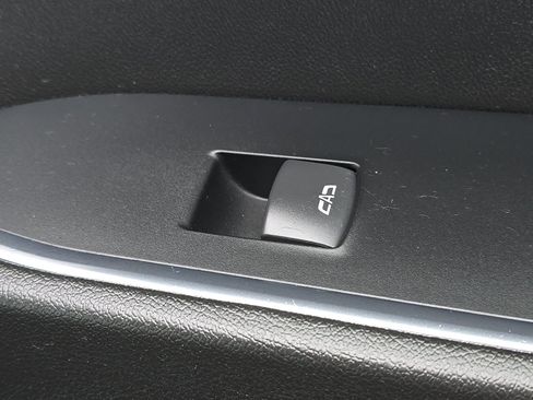 Used 2024 GMC Sierra 1500 SLT image 20