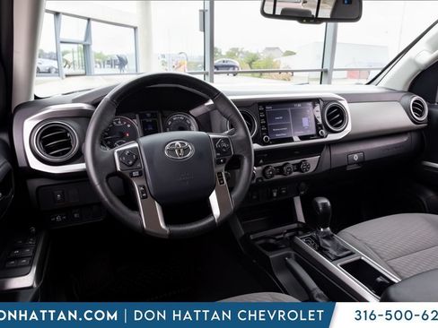 Used 2020 Toyota Tacoma SR5 AWD/4WD image 13