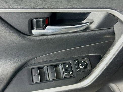 Used 2020 Toyota RAV4 XSE image 17