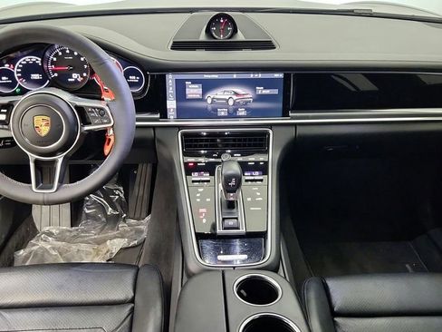 Used 2018 Porsche Panamera 4 AWD/4WD image 33