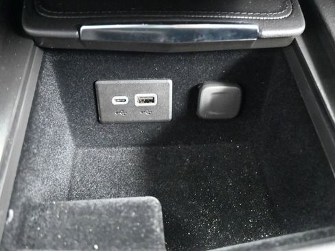 Used 2024 Cadillac XT4 Sport FWD image 19