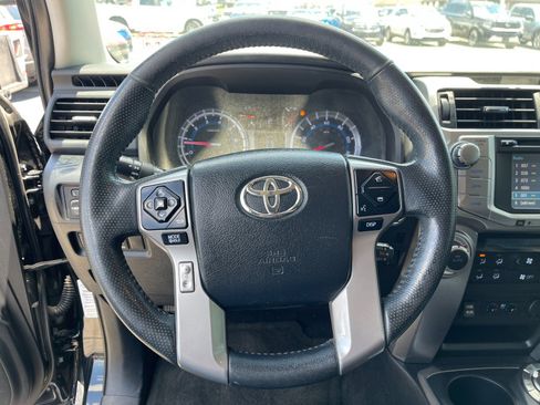 Used 2017 Toyota 4Runner Limited AWD/4WD image 27