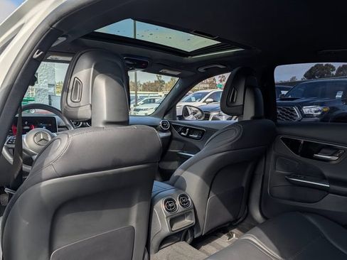 Used 2023 Mercedes-Benz C 300 Sedan image 12
