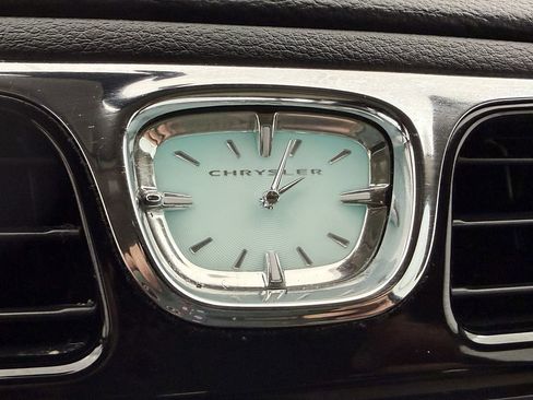 Used 2013 Chrysler 200 Limited image 16