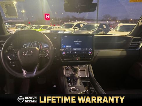 Used 2025 Lexus GX 550 image 15