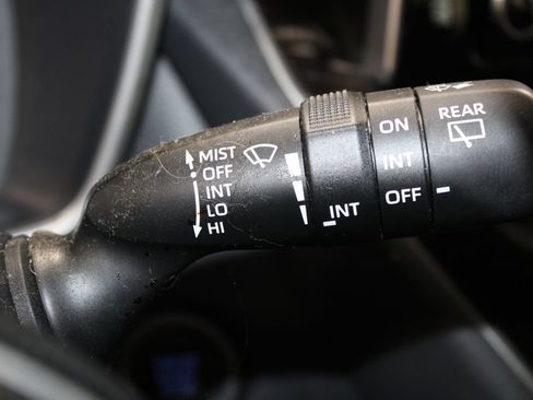 Used 2019 Toyota Corolla SE FWD image 17