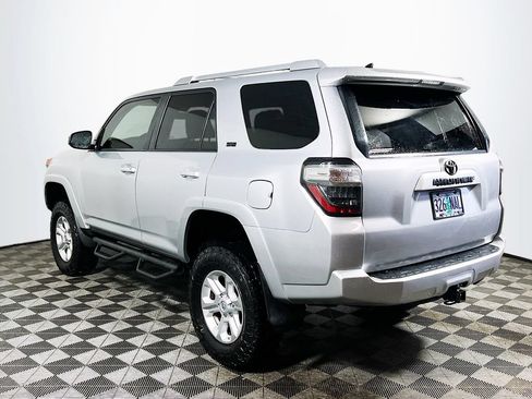 Used 2015 Toyota 4Runner SR5 AWD/4WD image 5