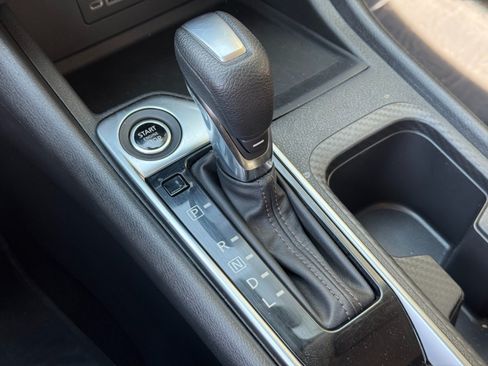 Used 2022 Nissan Sentra SV FWD image 27