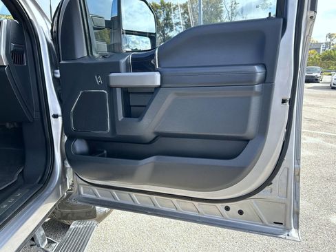 Used 2022 Ford F250 Platinum w/ FX4 Off-Road Package image 16