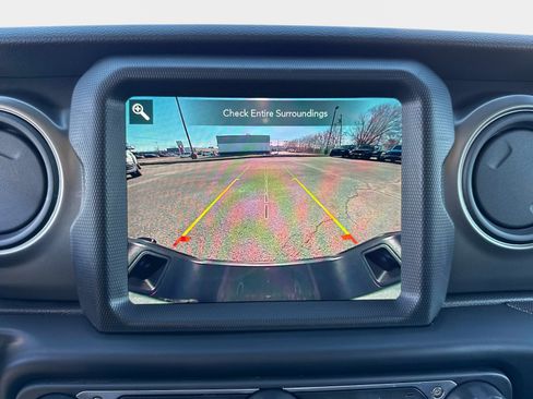 Certified 2023 Jeep Gladiator Sport image 24