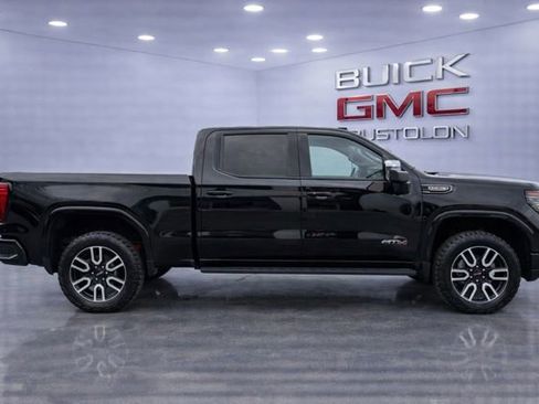Used 2024 GMC Sierra 1500 AT4 w/ Technology Package image 4
