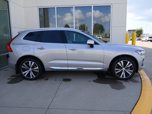 Used 2022 Volvo XC60 B6 Inscription AWD/4WD image 6