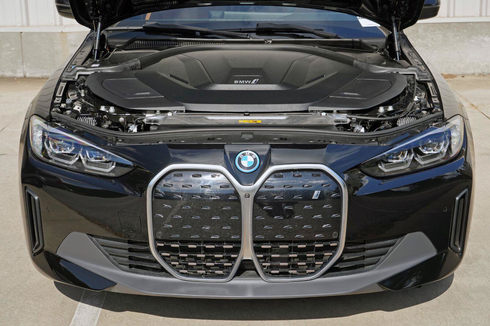 Used 2023 BMW i4 eDrive35 w/ Premium Package RWD image 8