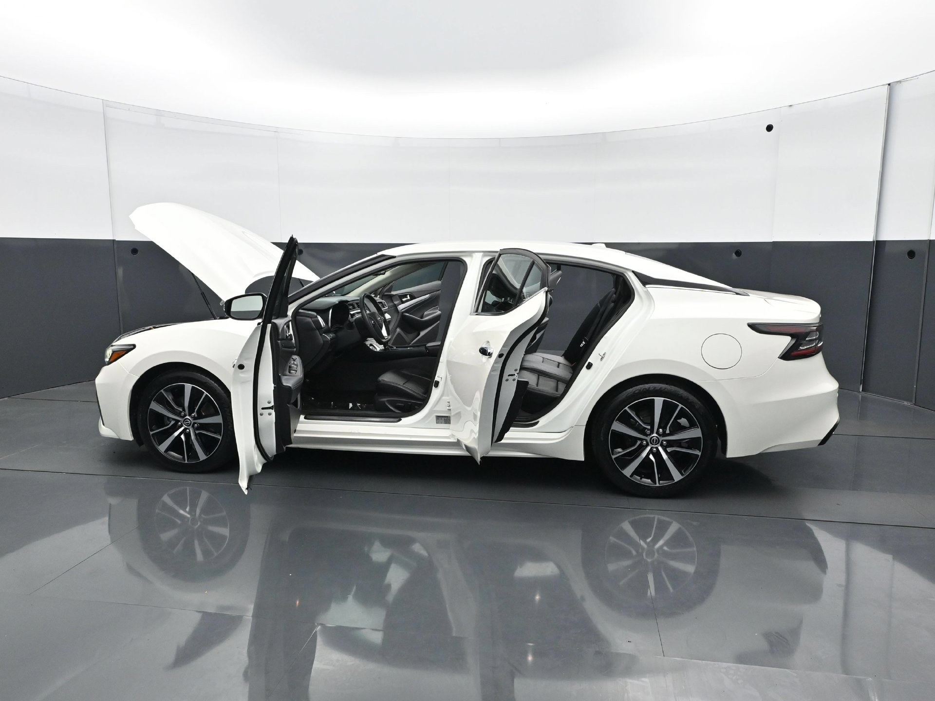 Used 2023 Nissan Maxima SV w/ Floor Mat Group FWD image 28