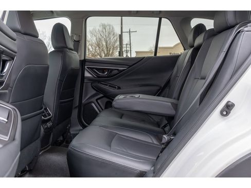 Used 2021 Subaru Outback Limited image 13