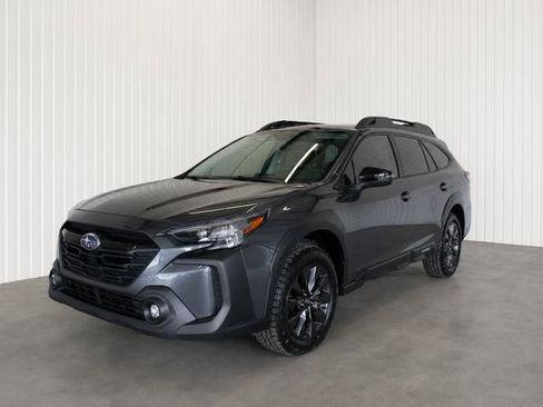 Used 2025 Subaru Outback Onyx Edition AWD/4WD image 3