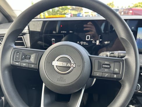 Used 2025 Nissan Kicks SV AWD/4WD image 20