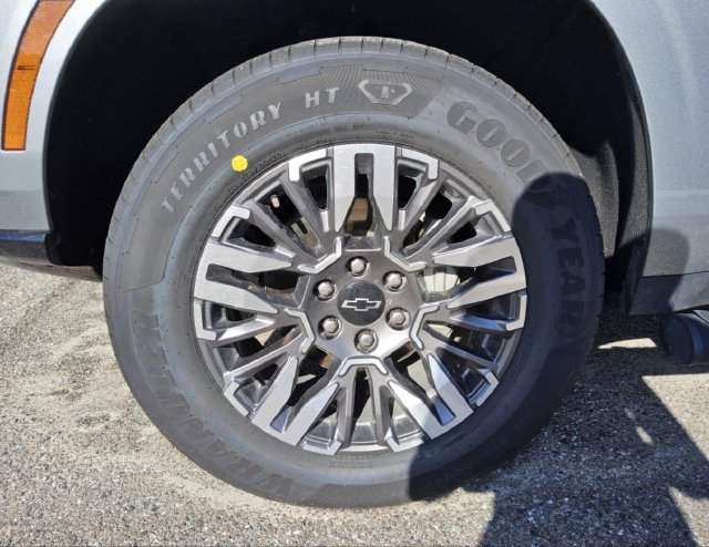 Used 2025 Chevrolet Tahoe Z71 AWD/4WD image 4