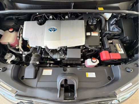 Used 2016 Toyota Prius Three FWD image 31