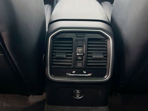 New 2026 Porsche Macan S image 27