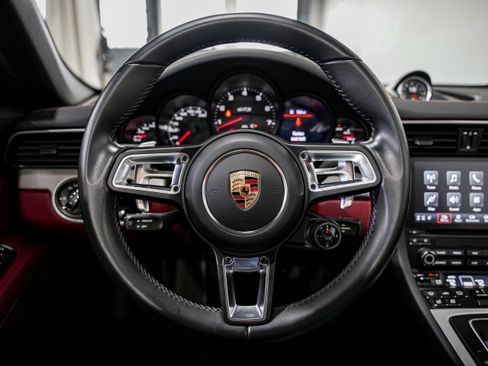 Used 2018 Porsche 911 Carrera GTS image 10