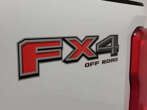 Used 2024 Ford F250 XLT w/ FX4 Off-Road Package AWD/4WD image 7