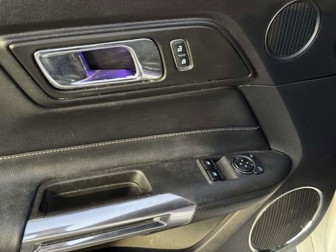 Used 2016 Ford Mustang Premium image 12