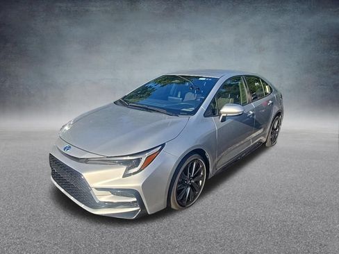 Used 2025 Toyota Corolla SE FWD image 4