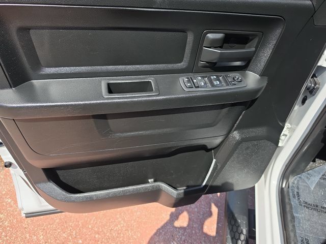 Used 2019 RAM 1500 4x4 Crew Cab Classic image 10