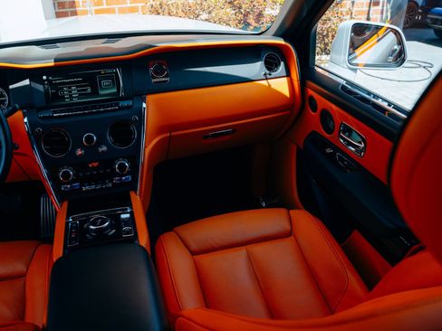 Used 2023 Rolls-Royce Cullinan AWD/4WD image 18