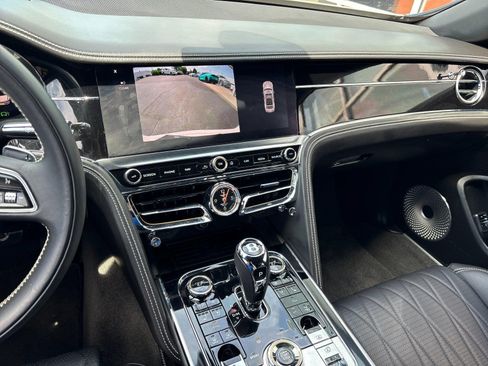 Used 2021 Bentley Flying Spur W12 AWD/4WD image 32