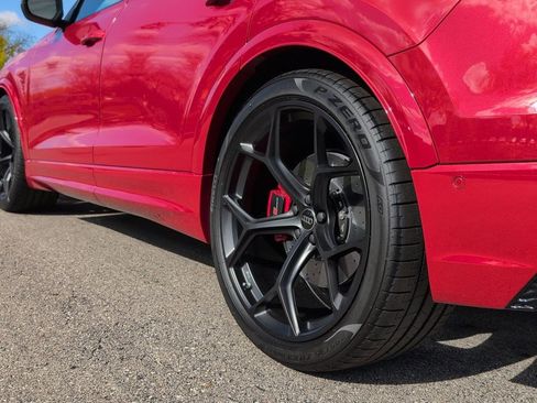 New 2025 Audi RS Q8 performance image 3