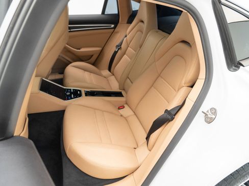 Certified 2023 Porsche Panamera Platinum Edition image 29