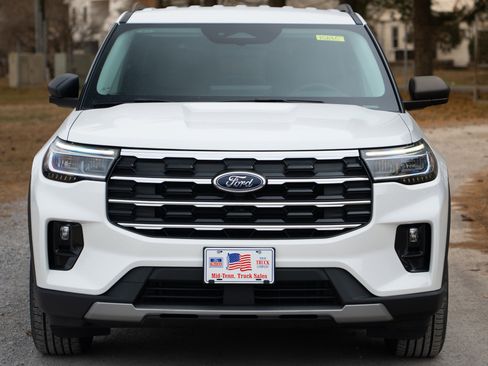 New 2026 Ford Explorer Active w/ Active Comfort Package image 2