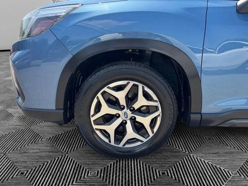 Used 2021 Subaru Forester Premium AWD/4WD image 5