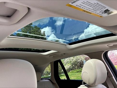 Certified 2022 Mercedes-Benz GLC 300 4MATIC image 17