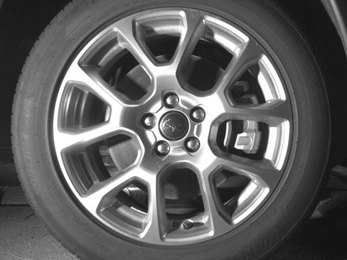 Used 2025 Jeep Compass Limited image 13